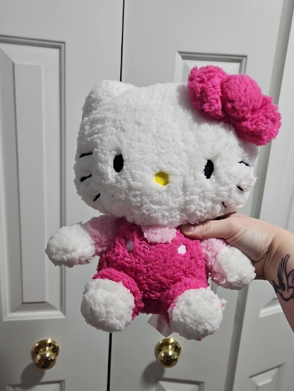 Sanrio Hello Kitty Fuzzy Sherpa Plush Toy